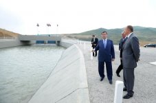 Prezident İlham Əliyev Şabran rayonunda 10,7 kilometrlik birinci mərhələsi istismara verilən Vəlvələçay-Taxtakörpü kanalı ilə tanış olmuşdur(FOTO)